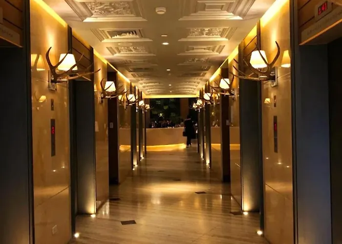 Apartment Unit Knightsbridge Residences, Makati